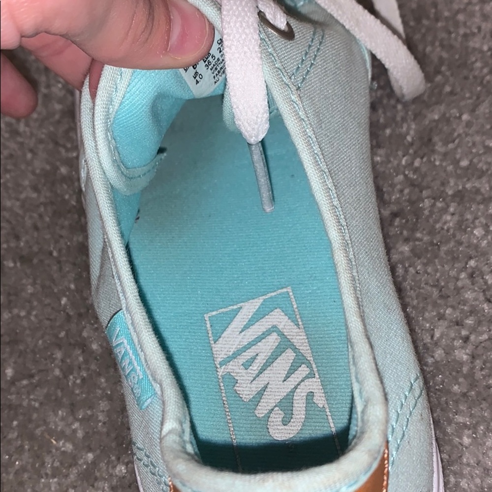 Vans - Picture 3 of 6